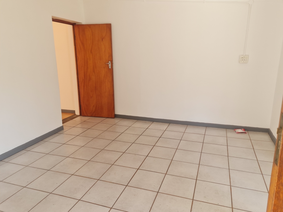 To Let 1 Bedroom Property for Rent in Humansdorp Eastern Cape